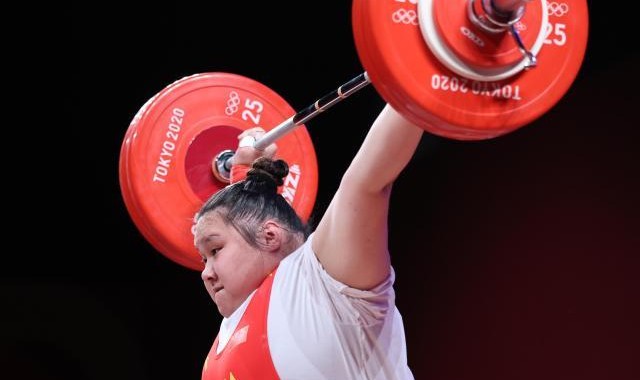 “大宝贝”李雯雯：三把“试举”在奥运纪录留下名字